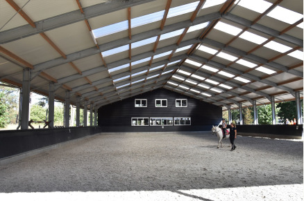 Manege bij Camping Samoza in het bos op de Veluwe VMP090